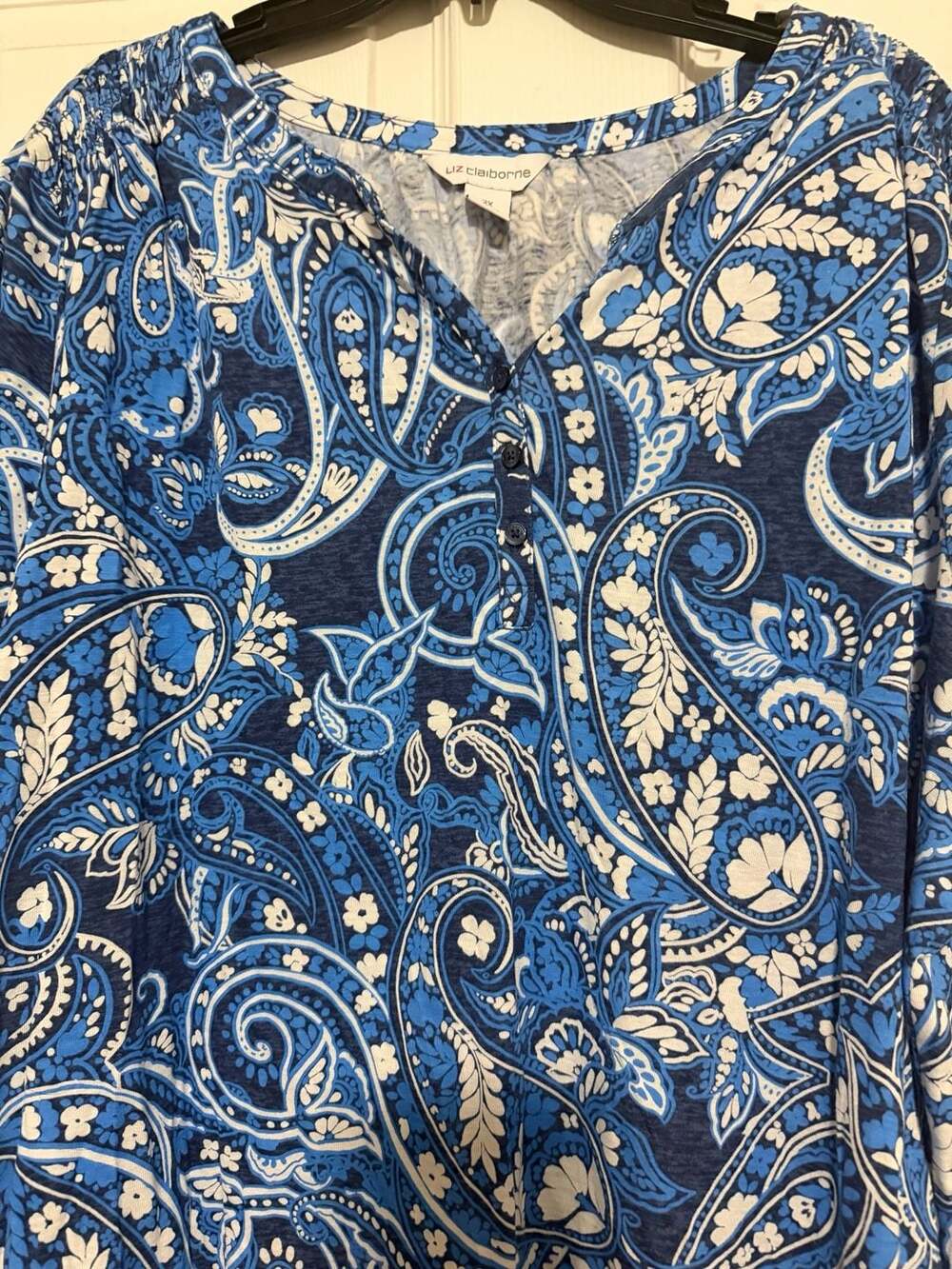 Liz Claiborne Blue Paisley Print Henley Top - Picture 5 of 5
